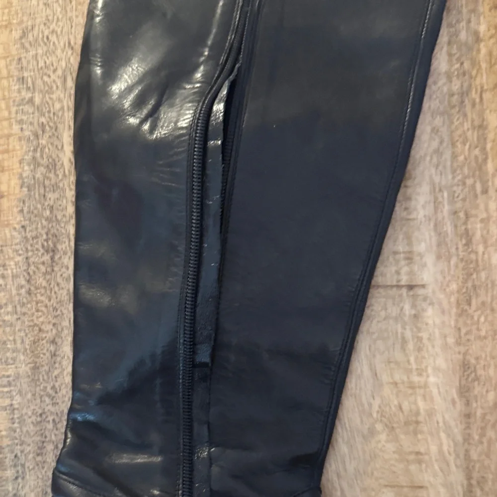 100% genuine Black Leather Knee-High Boots EUC INSIDE Zipper
